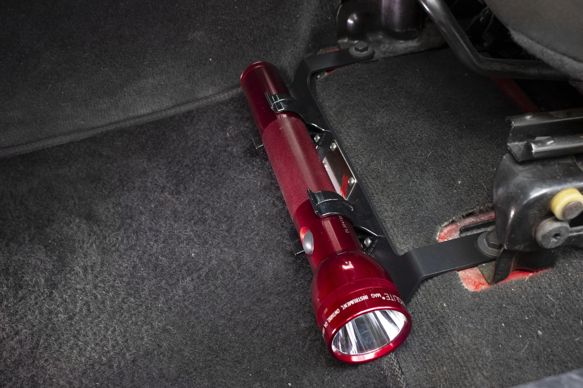 Fishbone Offroad FB25106 Front Seat Flashlight Mount for 97-06 Jeep Wrangler TJ